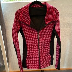 Lululemon black and pink patterned women’s jacket